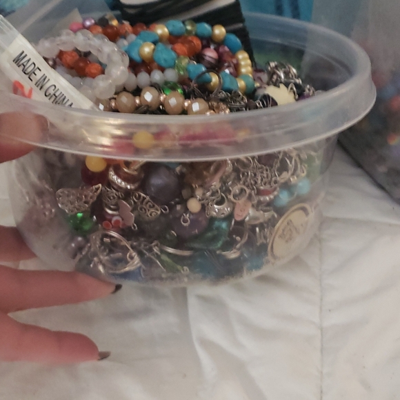 5.5 lbs beaded handmade jewelry - Picture 3 of 3